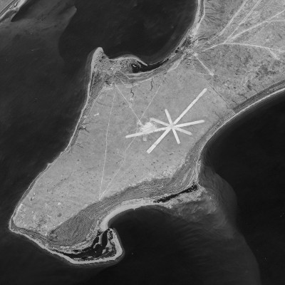 Vozrozhdeniya Island